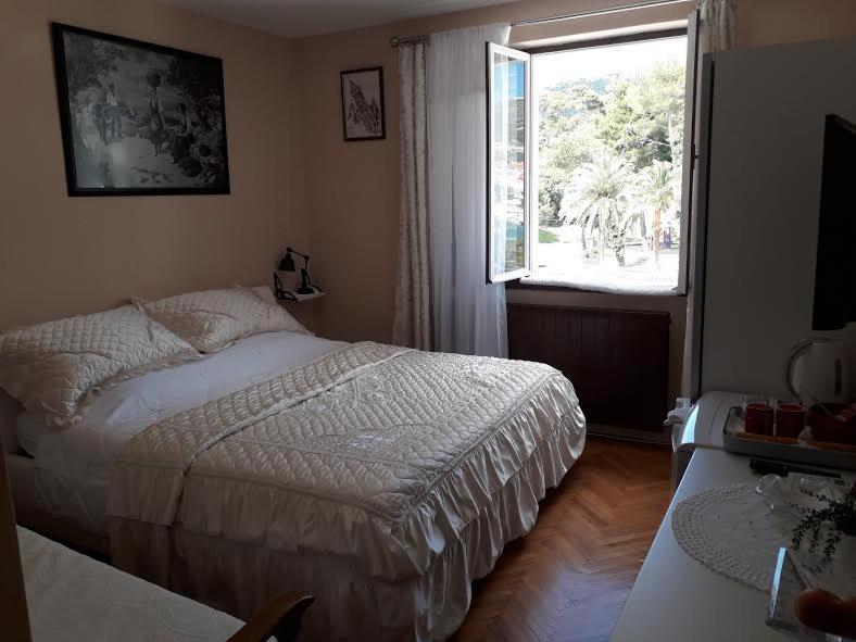 Hotel Rab-Centar Rab Town Zewnętrze zdjęcie