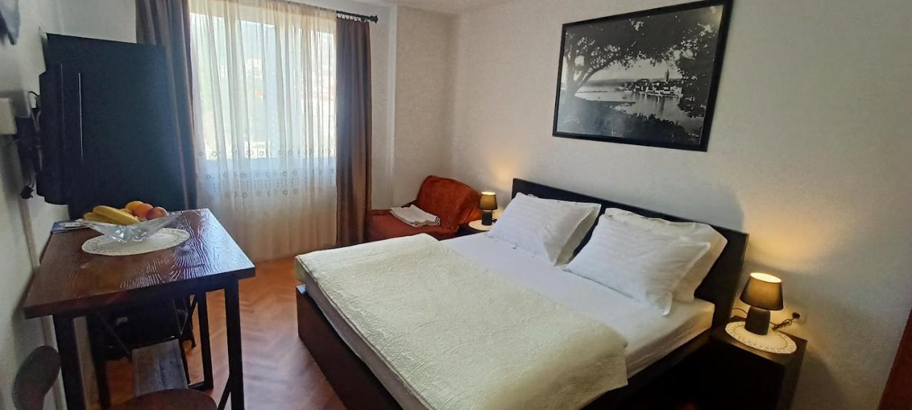 Hotel Rab-Centar Rab Town Zewnętrze zdjęcie
