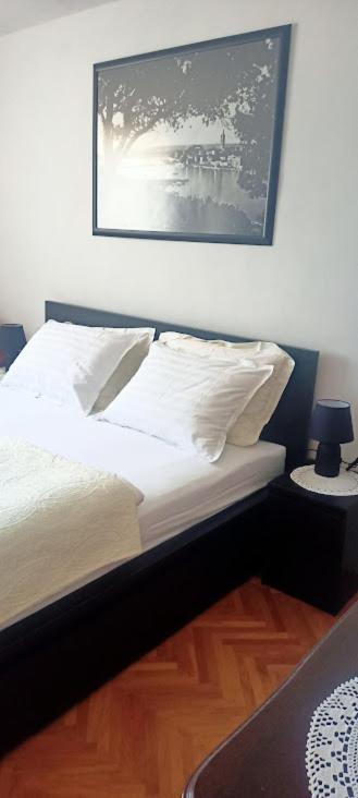 Hotel Rab-Centar Rab Town Zewnętrze zdjęcie
