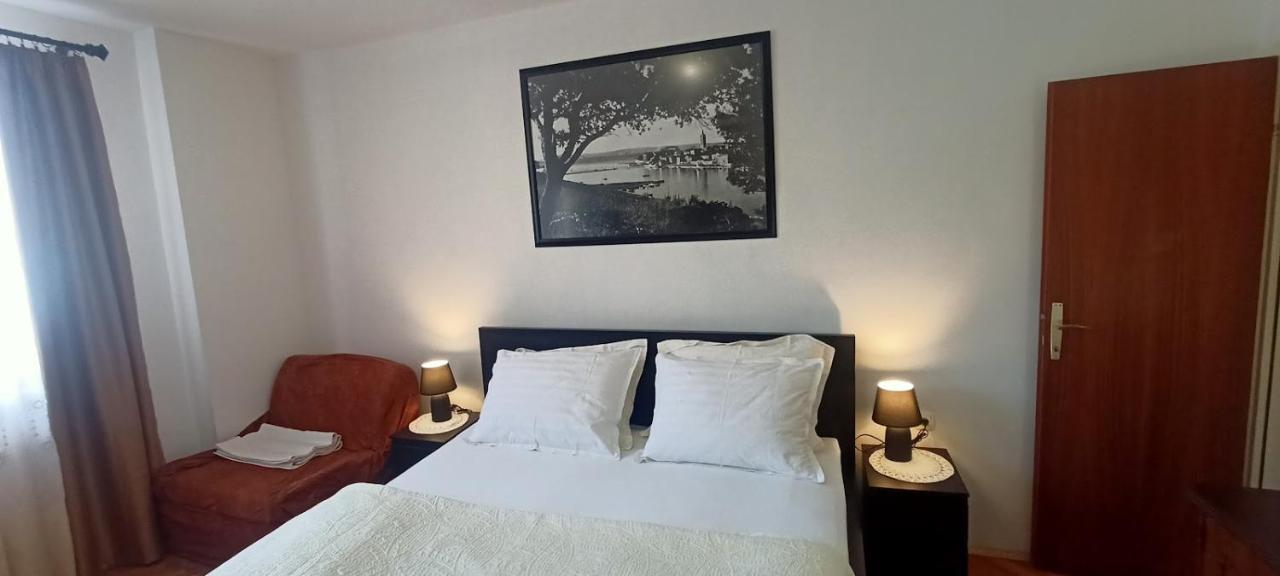 Hotel Rab-Centar Rab Town Zewnętrze zdjęcie