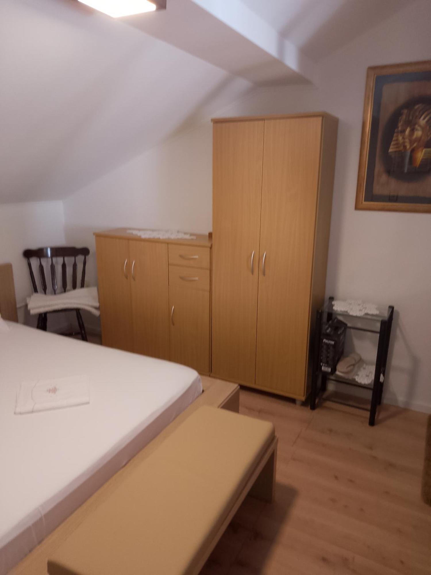 Hotel Rab-Centar Rab Town Zewnętrze zdjęcie